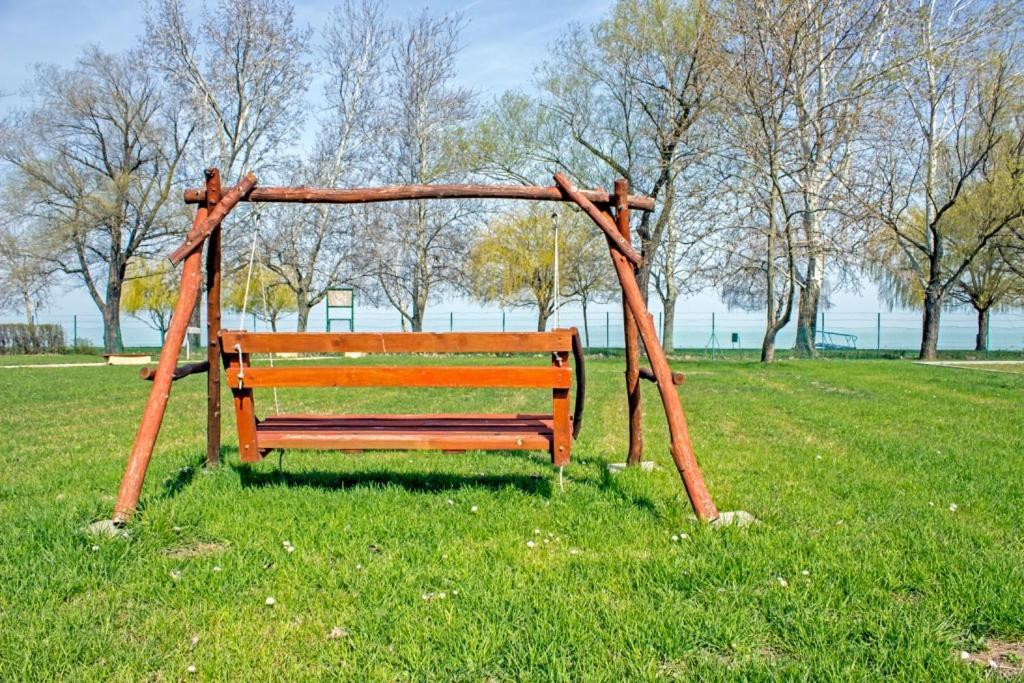 Szin-Aranyhid Apartman Siófok Zewnętrze zdjęcie